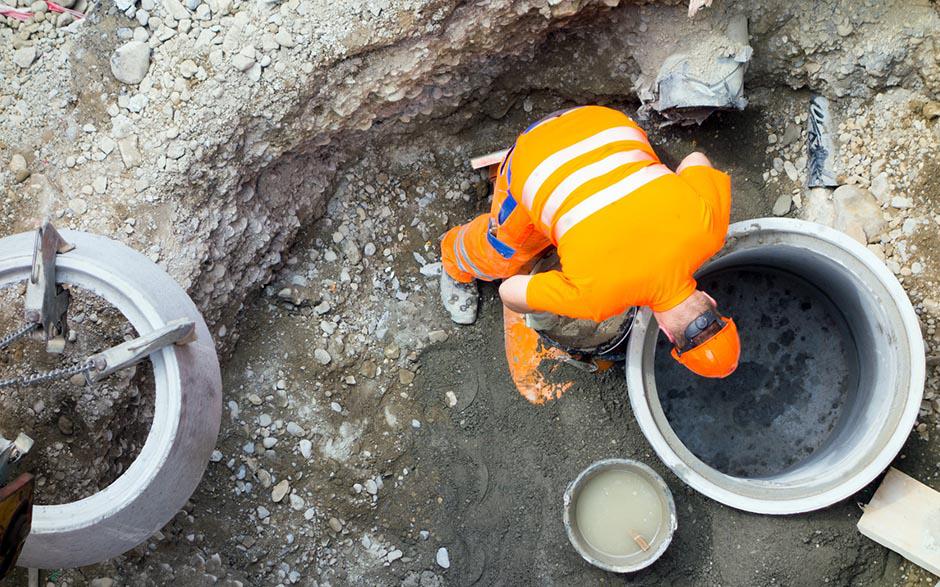 déboucher une canalisation d'eaux usées Paris 8